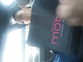 Nymph Milf Onu Pussy İyi Sikmek için OMBLIVE Vibe sisman arap porno Kullanmanızı İstiyor